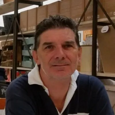 Experienced café business owner and founder of Cafe Business Matters providing practical advice for café success